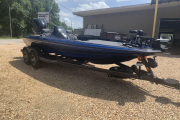 2025 Skeeter ZXR19 Color Option 2 Black and Blue